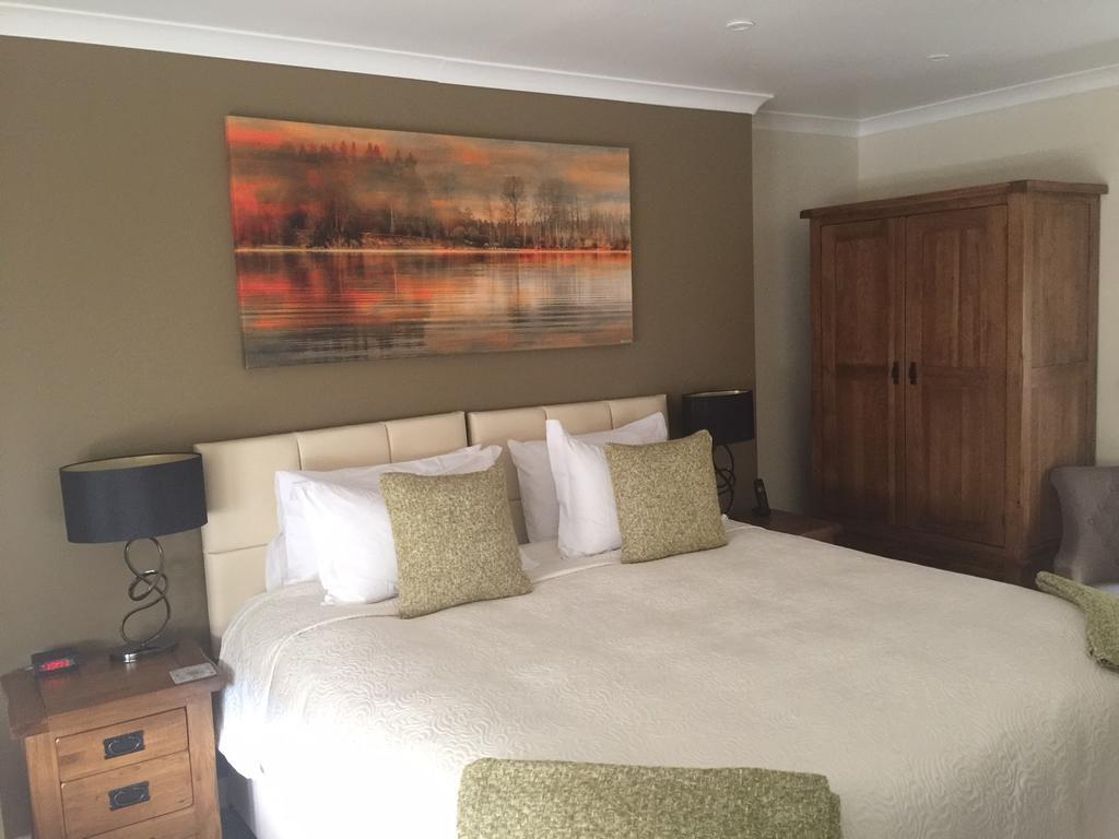 The Wheatsheaf Hotel And Restaurant Swinton  ภายนอก รูปภาพ