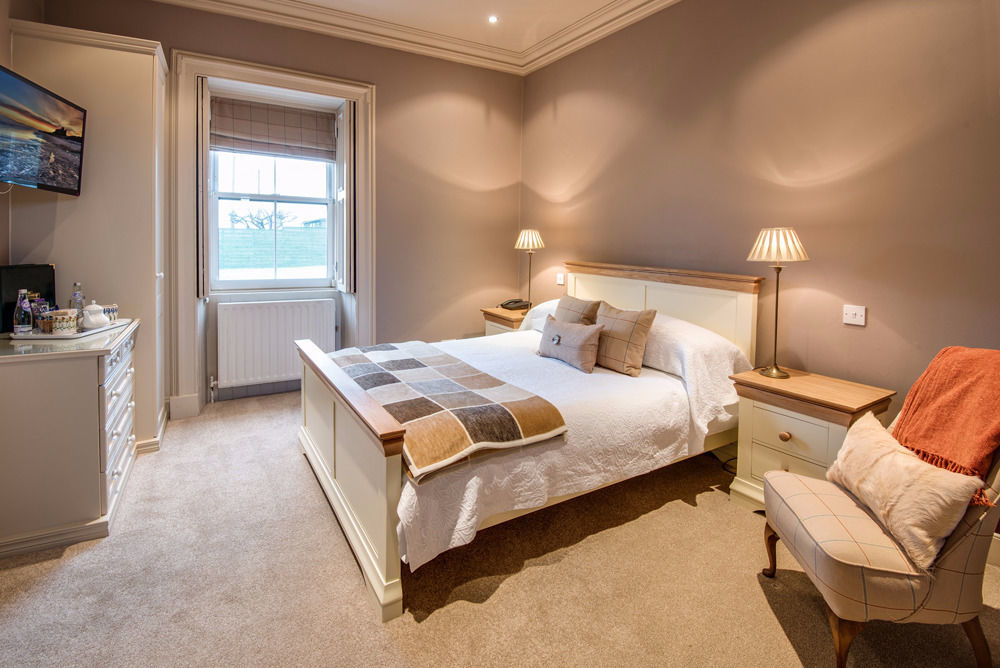 The Wheatsheaf Hotel And Restaurant Swinton  ภายนอก รูปภาพ