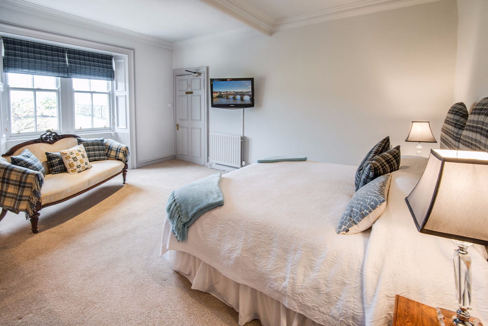 The Wheatsheaf Hotel And Restaurant Swinton  ภายนอก รูปภาพ