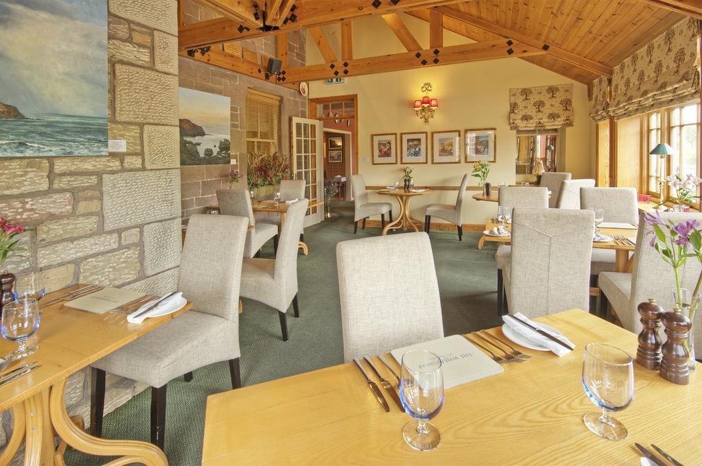 The Wheatsheaf Hotel And Restaurant Swinton  ภายนอก รูปภาพ